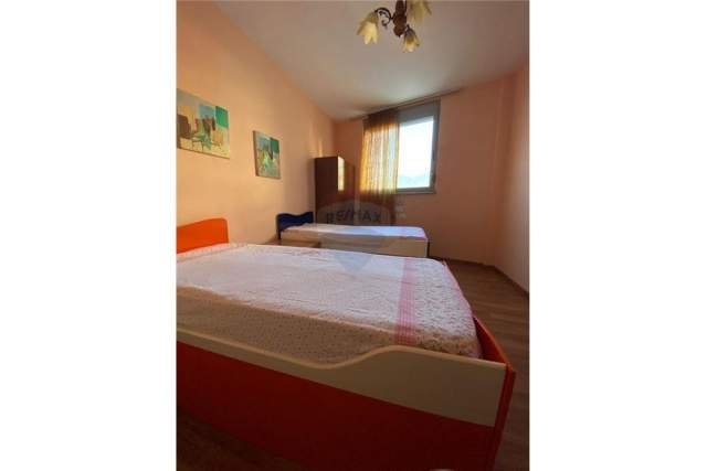 Tirane, jepet me qera apartament 2+1 100 m² 500 Euro (QENDER)