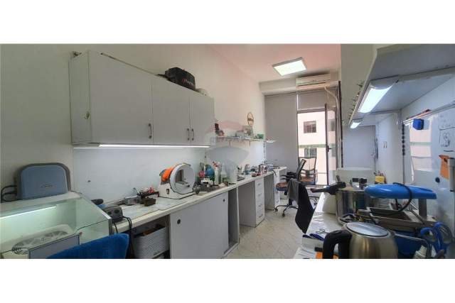Tirane, jepet me qera apartament 1+1 Kati 1, 50 m² 450 Euro (LIBRI UNIVERSITARE)