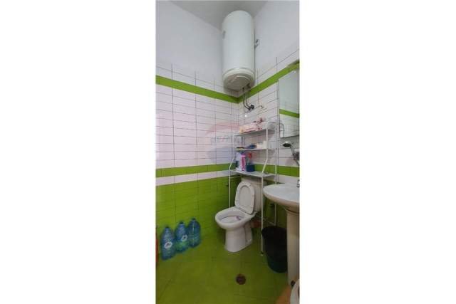 Tirane, jepet me qera apartament 1+1 Kati 1, 50 m² 450 Euro (LIBRI UNIVERSITARE)
