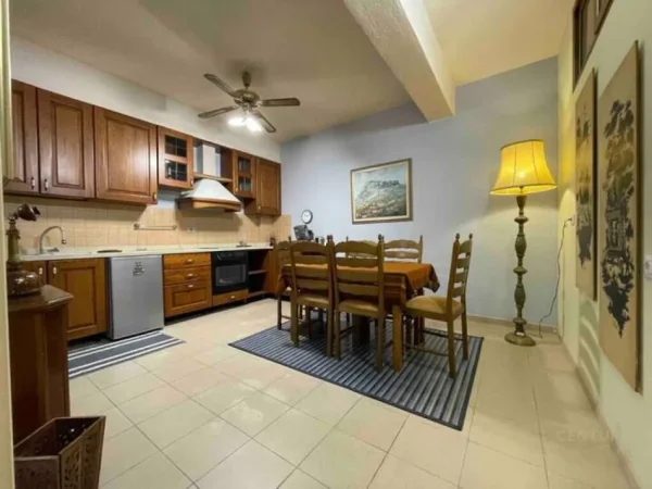 Tirane, jepet me qera apartament 1+1 Kati 3, 60 m² 700 € (Bulevardi zogu i pare)