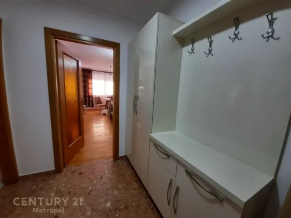Tirane, jepet me qera apartament 2+1 Kati 2, 123 m² 700 € (sheshi willson)