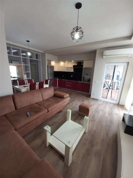 Tirane, jepet me qera apartament 2+1+Ballkon Kati 6, 90 m² 450 € (ASTIR)