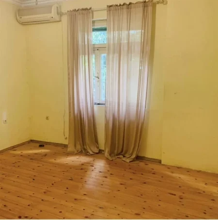 Tirane, jepet me qera Vile 1 Katshe Kati 1, 119 m² 600 € (21 DHJETORI)