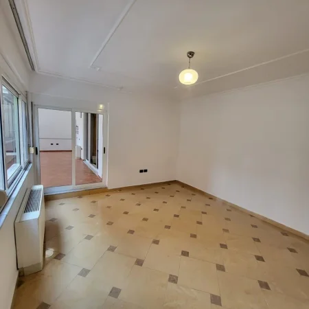 Tirane, jepet me qera ambjent biznesi Kati 2, 170 m² 1.500 € (Bllok)