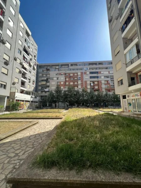 Tirane, jepet me qera apartament 1+1 Kati 2, 50 m² 350 € (Rruga Sokrat Miho)