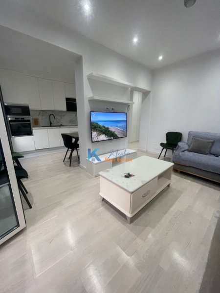Tirane, jap me qera apartament 1+1+Aneks+Ballkon Kati 3, 64 m² (1+1 per qira te Rruga Bardhyl)