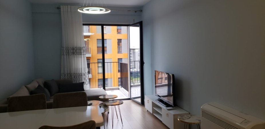 Tirane, jepet me qera apartament 1+1+Ballkon Kati 7, 65 m² 500 € (Xhamllik ,prane disco venue)
