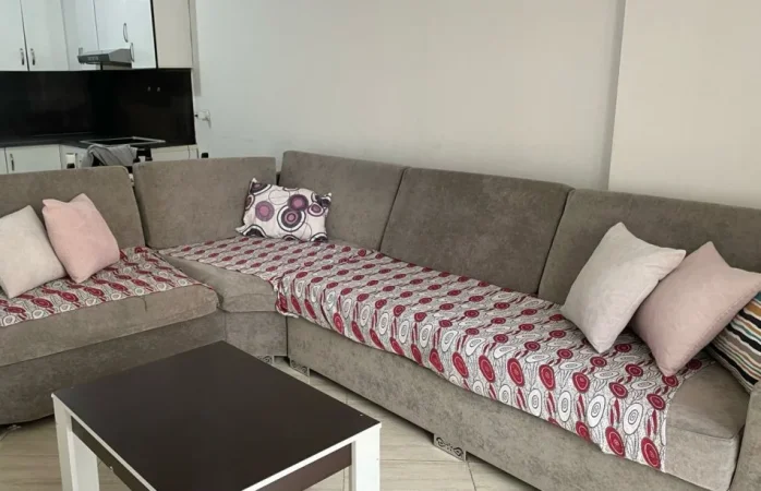 Tirane, jepet me qera Vile 1+1+Ballkon Kati 3, 67 m² (5 min siper Hotel DEA, Vilat Gjermane, Kontaktoni ne WhatsApp)
