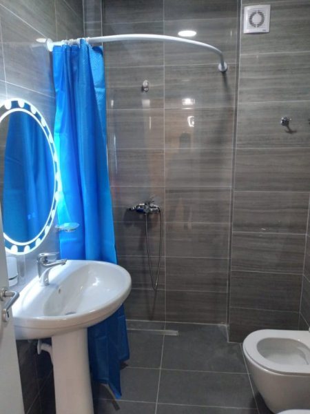 Tirane, jepet me qera apartament 2+1+Ballkon Kati 0, 94 m² 570 € (KODRA E DIELLIT)