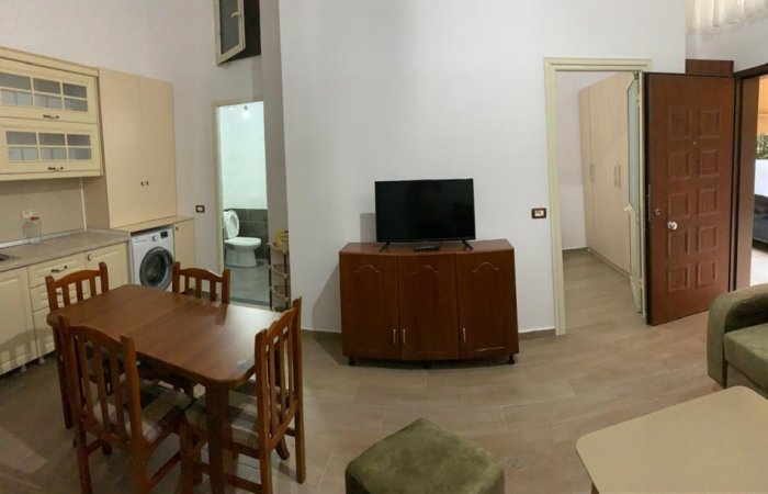 Tirane, jepet me qera apartament 1+1 Kati 1, 350 m² 350 € (5 Maj)