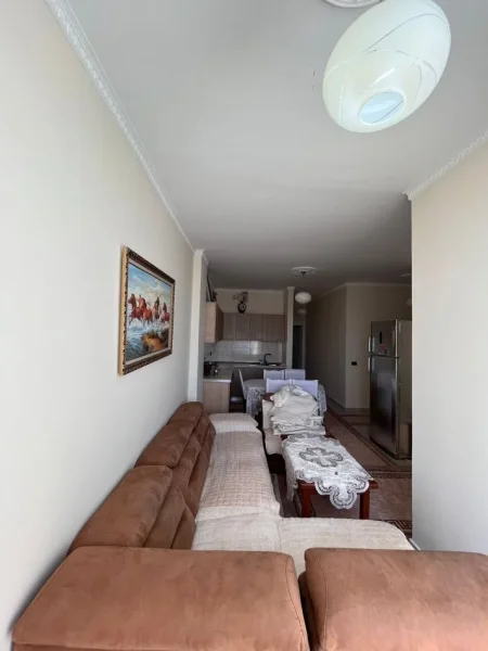 Tirane, jepet me qera apartament 2+1+Ballkon Kati 6, 80 m² 450 € (Kopeshti Botanik, te xhamia)
