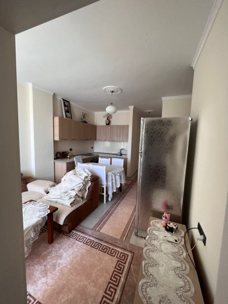 Tirane, jepet me qera apartament 2+1+Ballkon Kati 6, 80 m² 450 € (Kopeshti Botanik, te xhamia)
