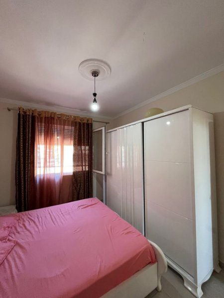 Tirane, jepet me qera apartament 2+1+Ballkon Kati 6, 80 m² 450 € (Kopeshti Botanik, te xhamia)