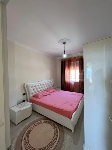Tirane, jepet me qera apartament 2+1+Ballkon Kati 6, 80 m² 450 € (Kopeshti Botanik, te xhamia)