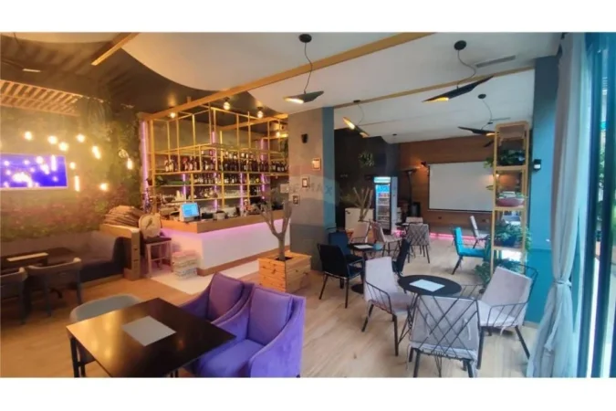 Tirane, shitet lokal Kati 0, 100 m² 365.000 € (Astir)