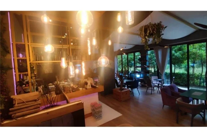 Tirane, shitet lokal Kati 0, 100 m² 365.000 € (Astir)