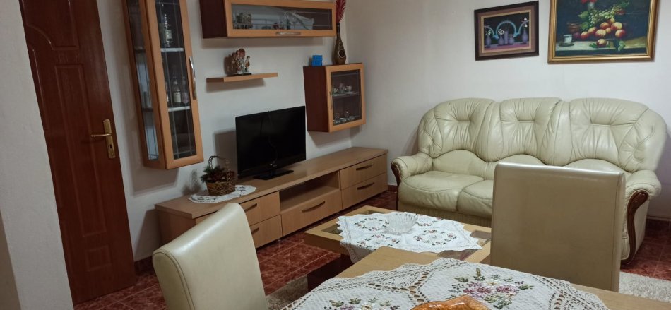 Tirane, jepet me qera apartament 2+1 Kati 5, 82 m² 400 € (Ish Parku)