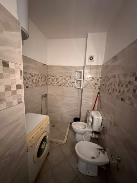 Durres, jepet me qera apartament 1+1 Kati 3, 63 m² 350 € (Durres)