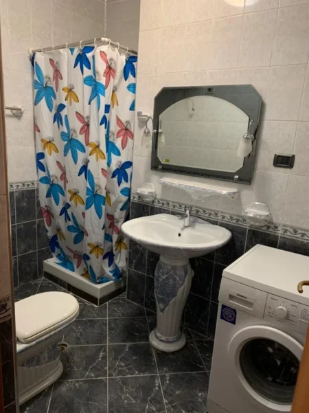 Jepet me Qira Apartament 2+1+2 tek 9-katshet 900 € !