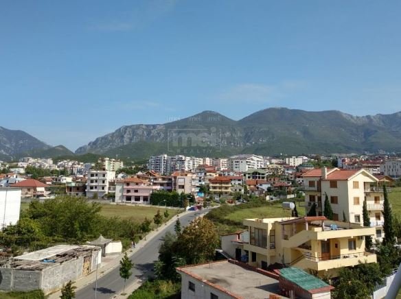 Tirane, jepet me qera apartament 2+1 Kati 2, 120 m² 500 € (Kodra e Priftit)