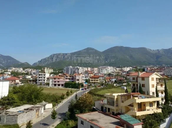 Tirane, jepet me qera apartament 2+1 Kati 2, 120 m² 500 € (Kodra e Priftit)