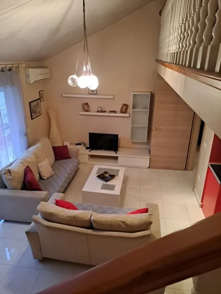 Shqiperi, jepet me qera apartament duplex 2+1+Ballkon Kati 4, 110 m² 450 € (LIQENI I THATE)