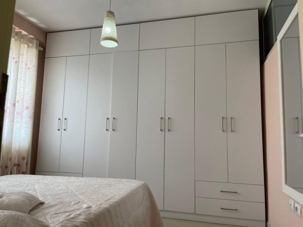 Tirane, jepet me qera apartament 2+1+Ballkon Kati 8, 90 m² 480 € (Astir , rruga teodor keko te bar 2 palmat)