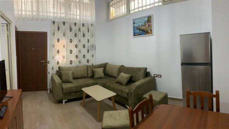 Tirane, jepet me qera apartament 1+1 Kati 1, 40 m² 349 € (5 Maji)