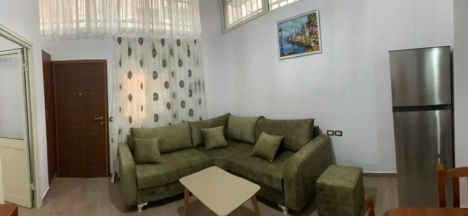 Tirane, jepet me qera apartament 1+1 Kati 1, 40 m² 349 € (5 Maji)