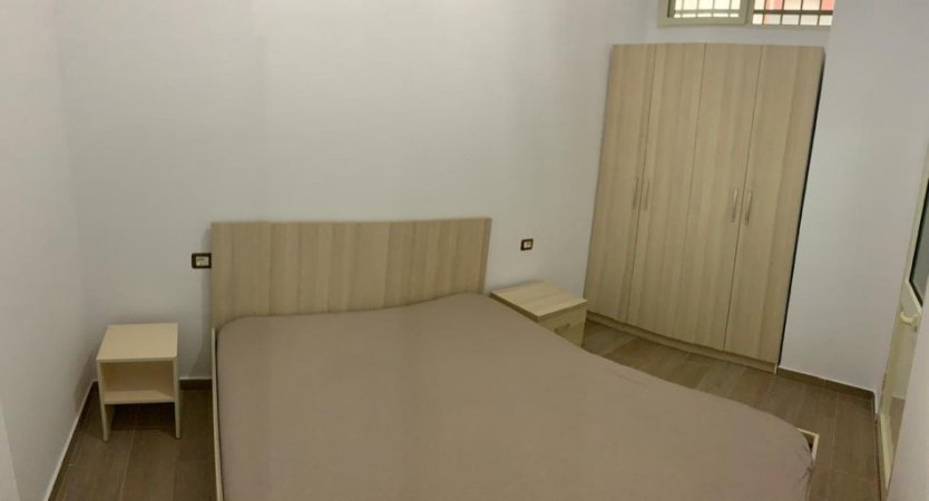 Tirane, jepet me qera apartament 1+1 Kati 1, 40 m² 349 € (5 Maji)