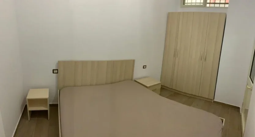 Tirane, jepet me qera apartament 1+1 Kati 1, 40 m² 349 € (5 Maji)