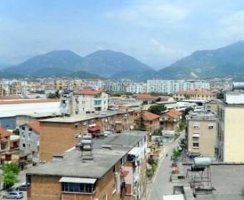 Tirane, jepet me qera apartament 2+1 Kati 5, 90 m² 400 € (Ish Restorant Durresi)