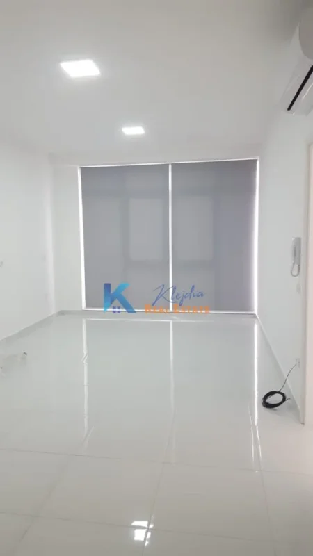 Tirane, jap me qera zyre Kati 2, 105 m² 800 € (Komuna e Parisit, Kompleksi Kika)