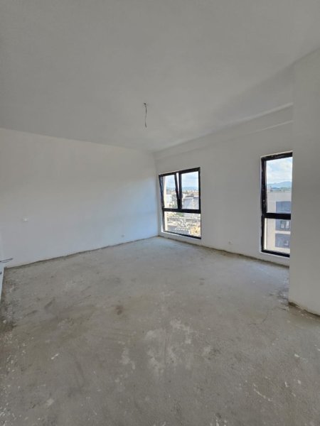 Tirane, shitet apartament 3+1 , 206 m² (Pazri i Ri)