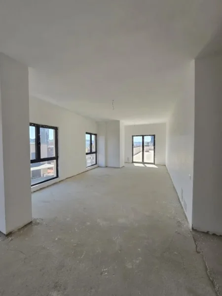Tirane, shitet apartament 3+1 , 206 m² (Pazri i Ri)