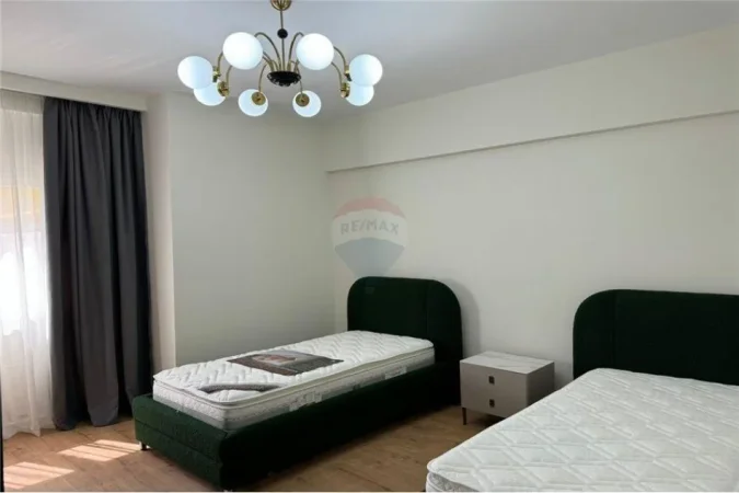 Tirane, jepet me qera apartament 2+1 Kati 2, 128 m² 1.000 € (Farke)
