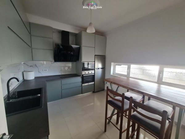 Tirane, jepet me qera apartament 2+1 Kati 2, 128 m² 800 € (kopshti botanik)