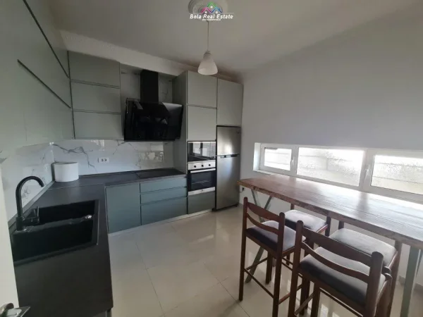 Tirane, jepet me qera apartament 2+1 Kati 2, 128 m² 800 € (kopshti botanik)