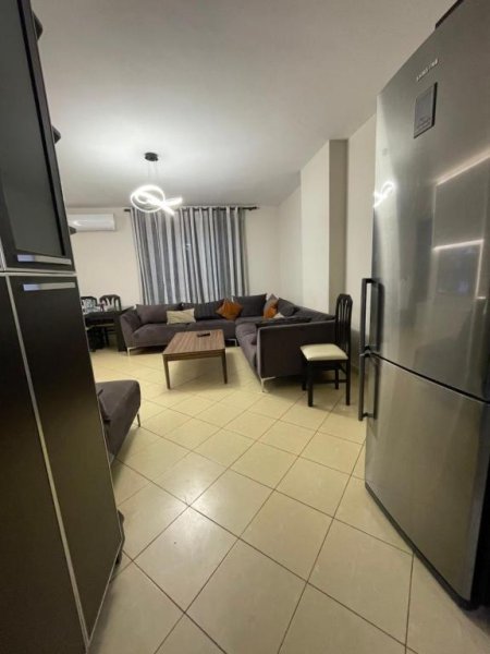 Tirane, jepet me qera apartament 2+1+Ballkon Kati 5, 80 m² 600 € (Stacioni i trenit)