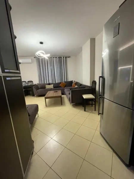 Tirane, jepet me qera apartament 2+1+Ballkon Kati 5, 80 m² 600 € (Stacioni i trenit)