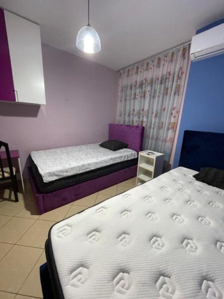 Tirane, jepet me qera apartament 2+1+Ballkon Kati 5, 80 m² 600 € (Stacioni i trenit)