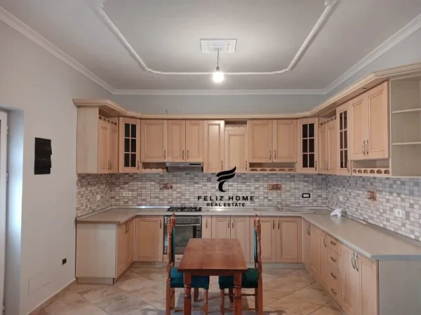 Tirane, jepet me qera apartament 2+1+Ballkon Kati 2, 120 m² 500 € (KODRA E PRIFTIT)