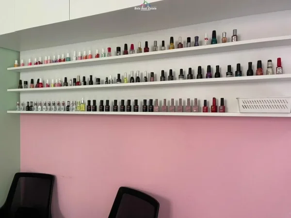 Tirane, jepet me qera dyqan Kati 1, 40 m² 300 € (qytet studenti)