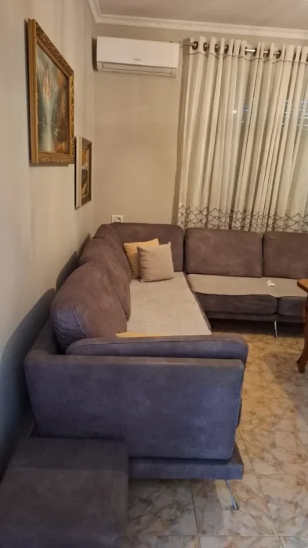 Tirane, jepet me qera apartament 2+1 Kati 1, 180 m² 450 € (Allias)