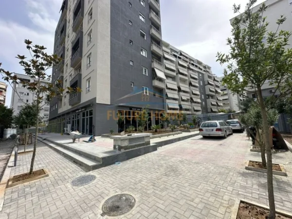 Tirane, jepet me qera zyre Kati 3, 63 m² 600 € (KOMUNA E PARISIT)