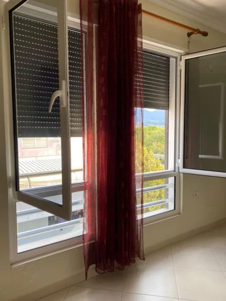 Tirane, jepet me qera garsonier 1+1 Kati 6, 36 m² 320 € (Qsut/Spitali Nene Tereza)