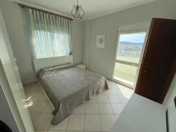 Tirane, jepet me qera apartament 2+1 Kati 10, 87 m² 550 € (Komuna e parisit)