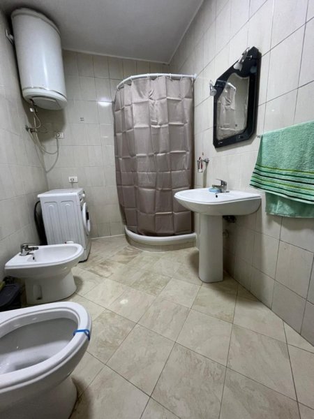 Tirane, jepet me qera apartament 2+1 Kati 10, 87 m² 550 € (Komuna e parisit)