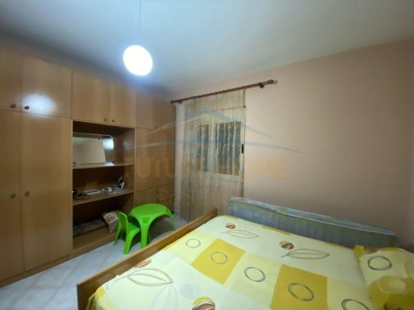 Durres Plazh, jepet me qera apartament 1+1+Ballkon Kati 5, 70 m² 300 € (Pavarsia)