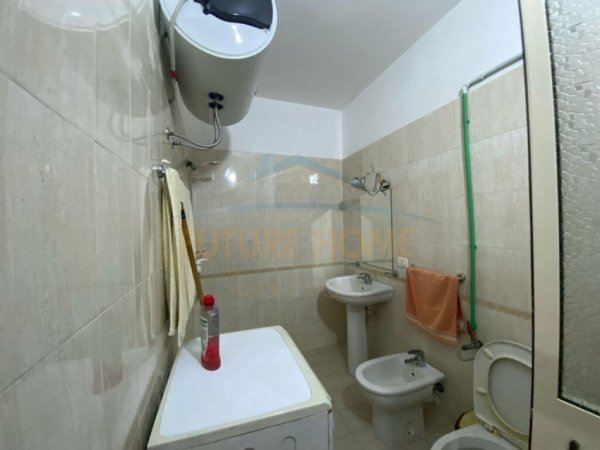 Durres Plazh, jepet me qera apartament 1+1+Ballkon Kati 5, 70 m² 300 € (Pavarsia)